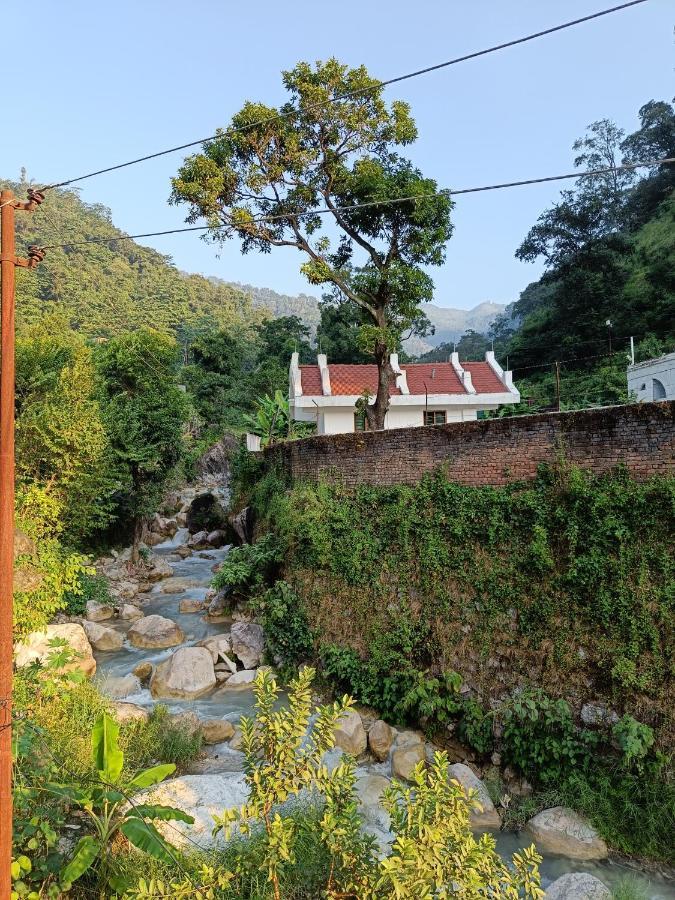 Hobbit House Hostel Rishīkesh Екстериор снимка