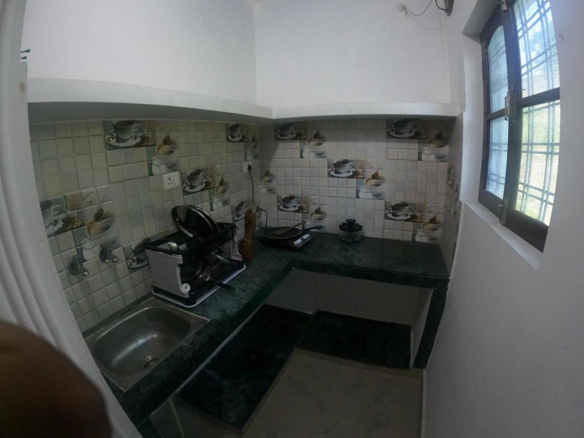 Hobbit House Hostel Rishīkesh Екстериор снимка