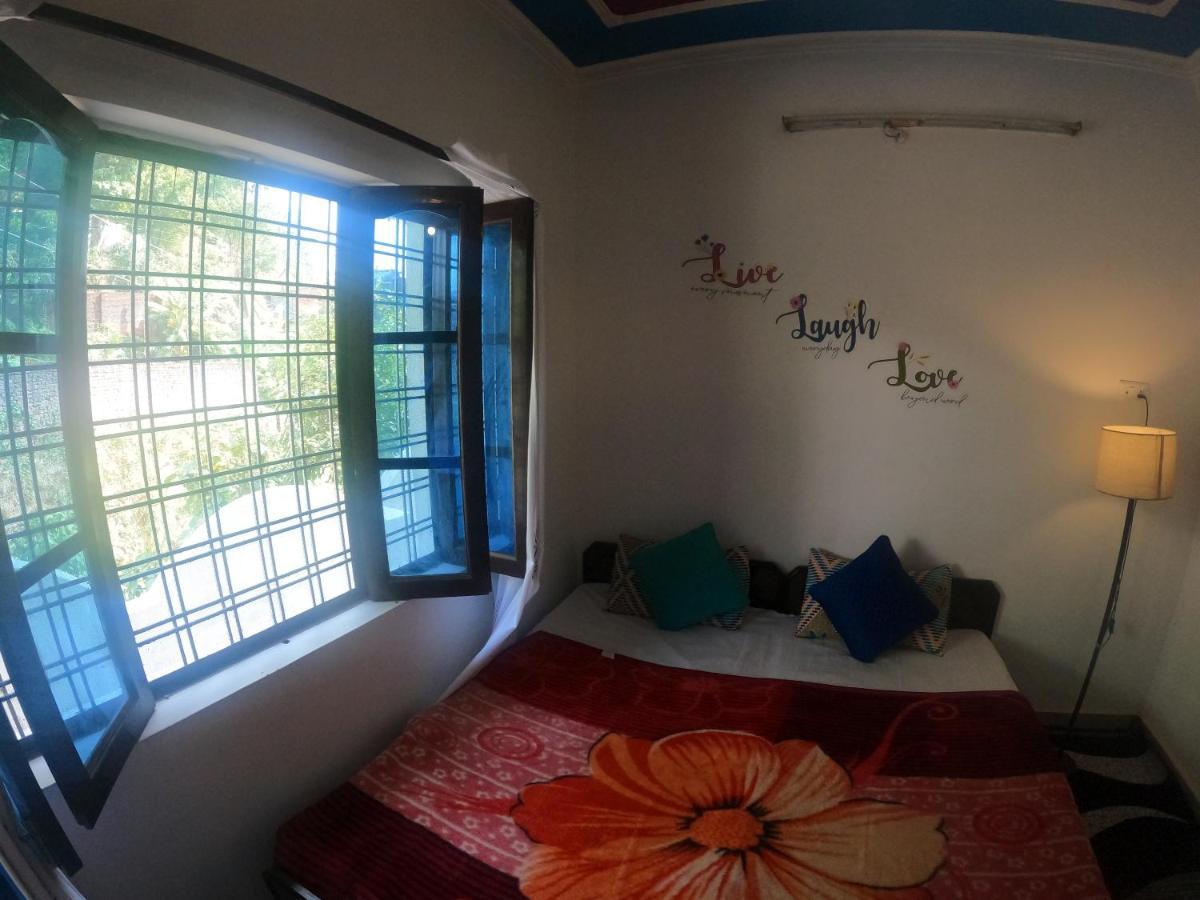 Hobbit House Hostel Rishīkesh Екстериор снимка