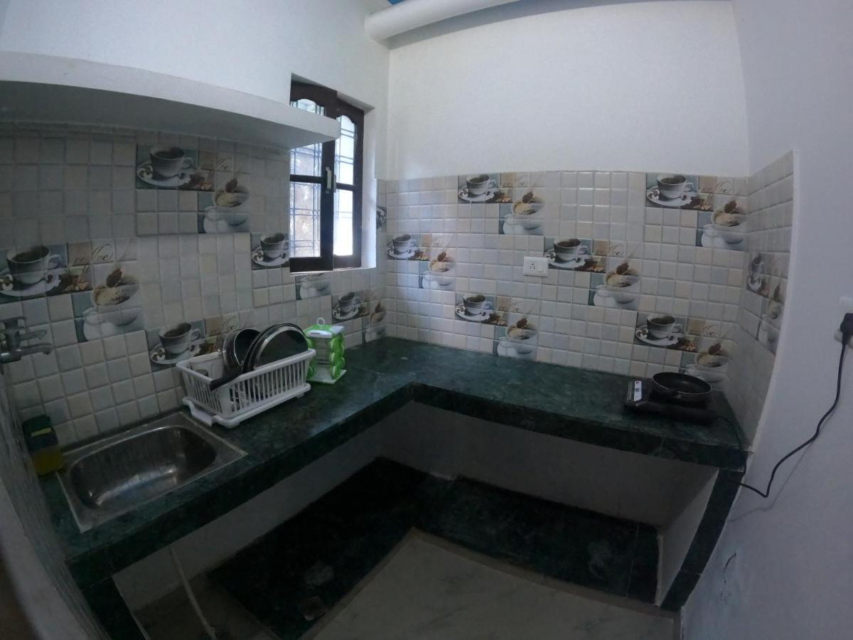 Hobbit House Hostel Rishīkesh Екстериор снимка