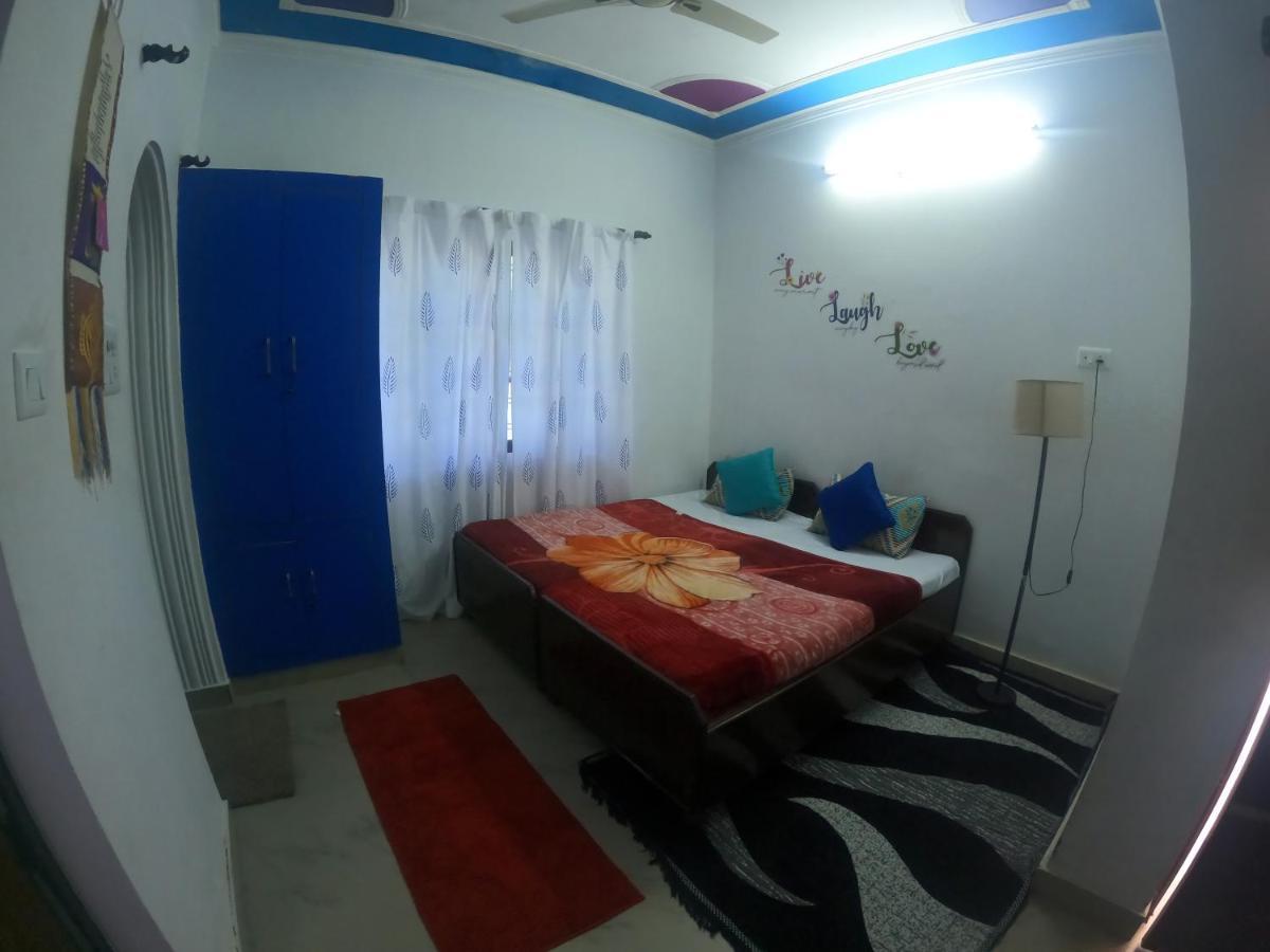 Hobbit House Hostel Rishīkesh Екстериор снимка