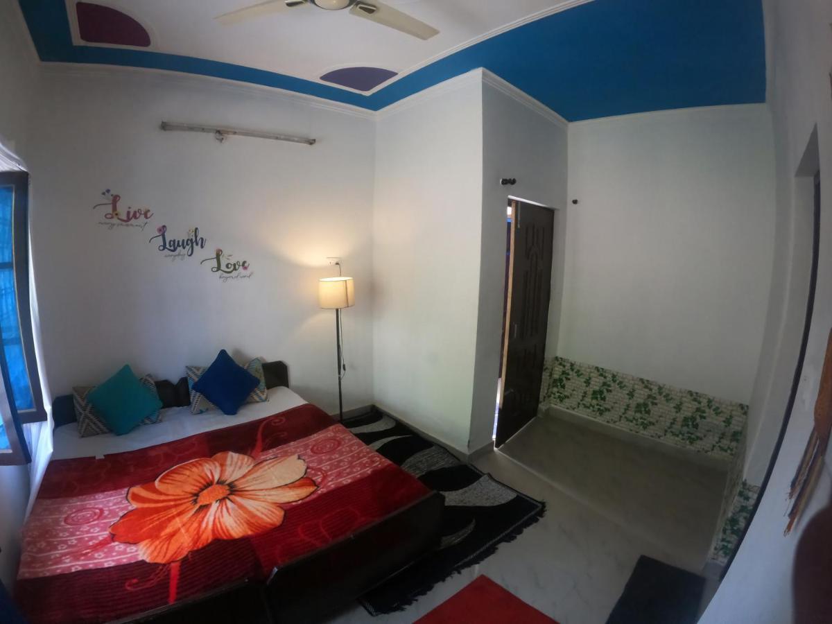 Hobbit House Hostel Rishīkesh Екстериор снимка