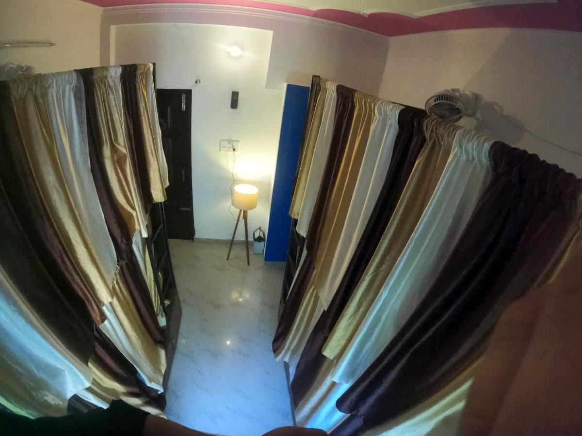 Hobbit House Hostel Rishīkesh Екстериор снимка