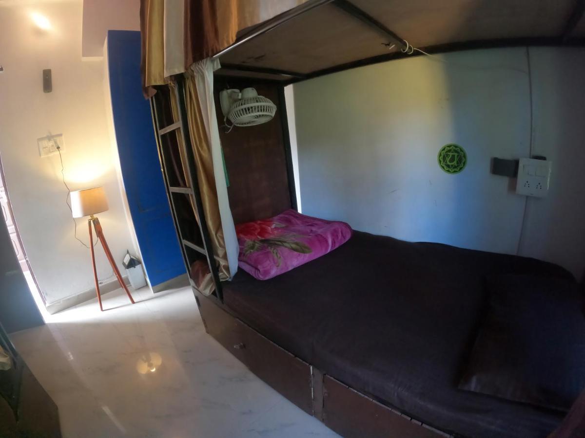 Hobbit House Hostel Rishīkesh Екстериор снимка