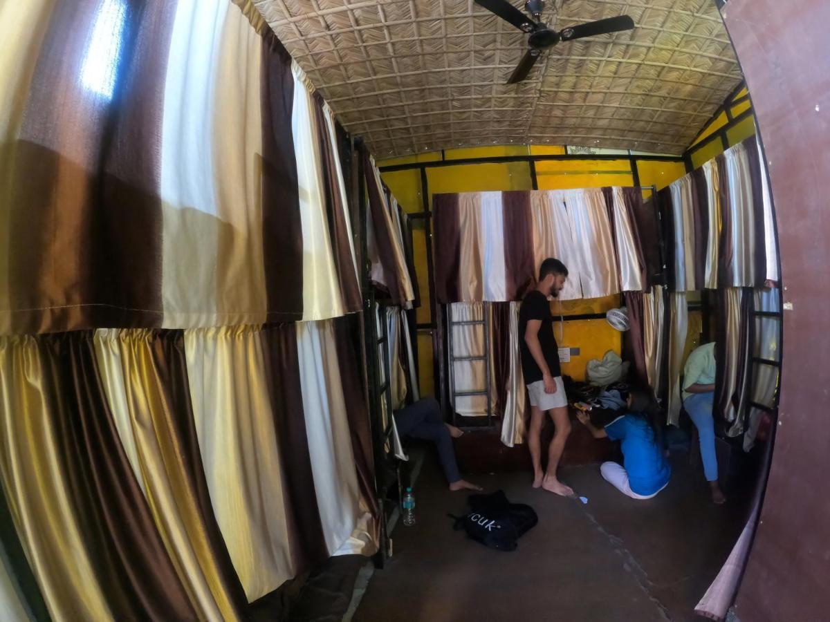 Hobbit House Hostel Rishīkesh Екстериор снимка