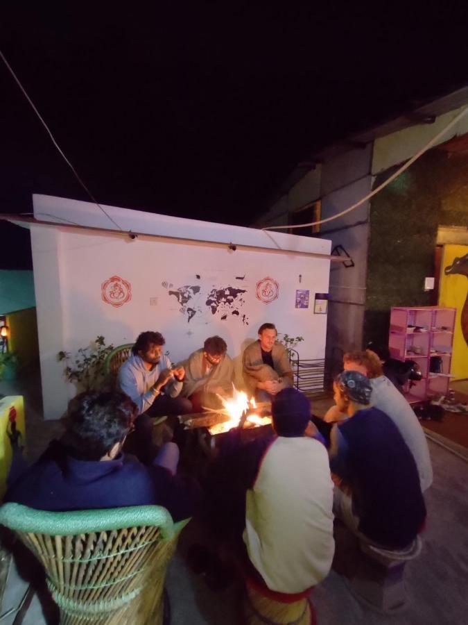 Hobbit House Hostel Rishīkesh Екстериор снимка