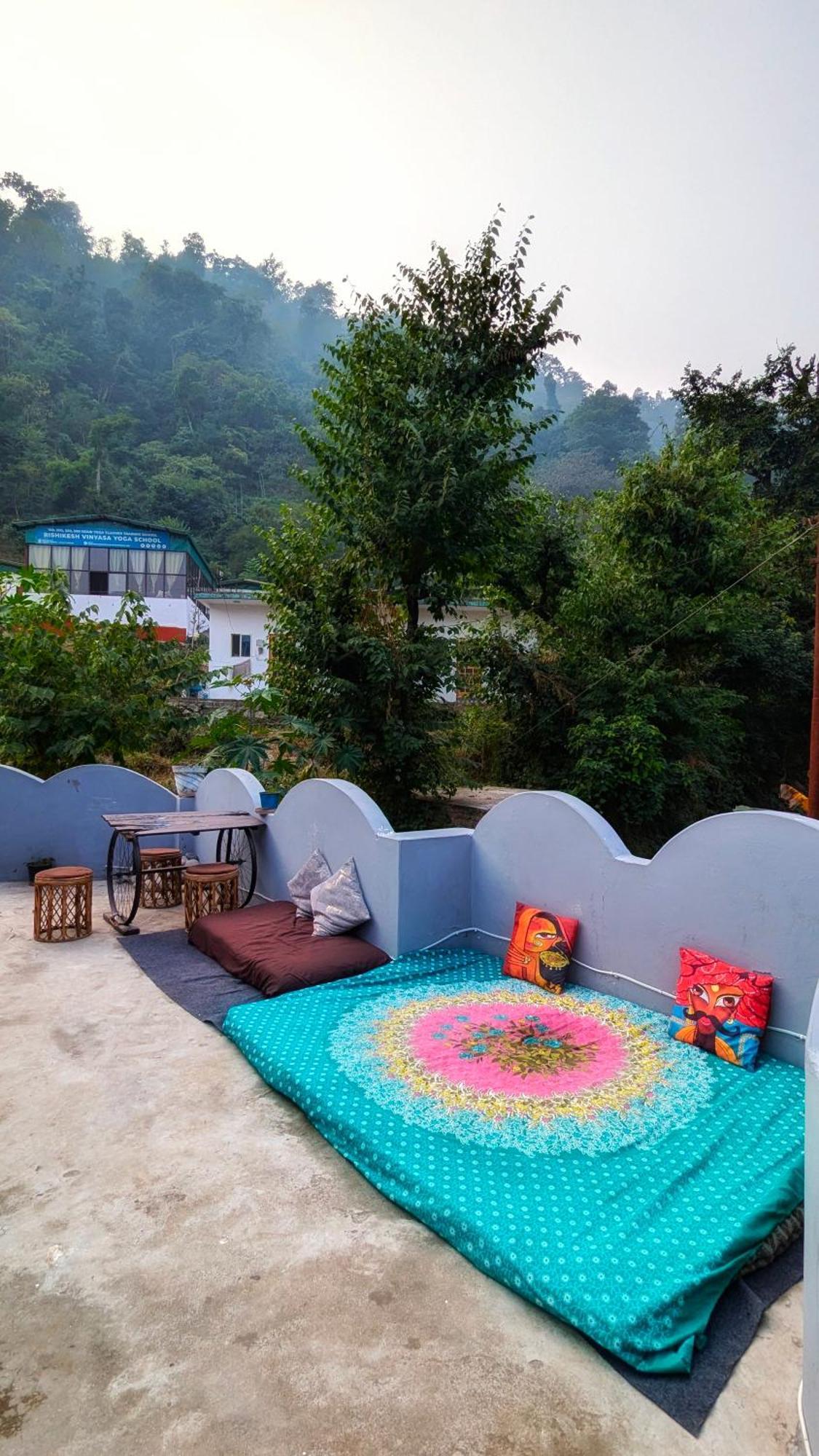 Hobbit House Hostel Rishīkesh Екстериор снимка